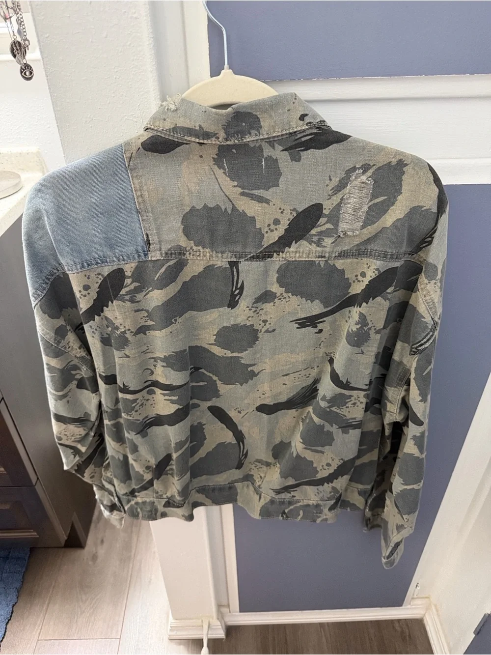 POL Distressed Denim & Camouflage Utility Jacket in Blue and Grey - Picture 2 of 3